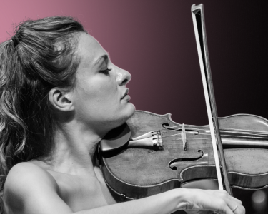 Nicola Benedetti plays the violin.