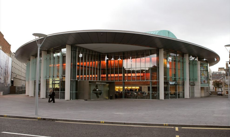 The main entrance of Perth Concert Hall, as seen from the road.